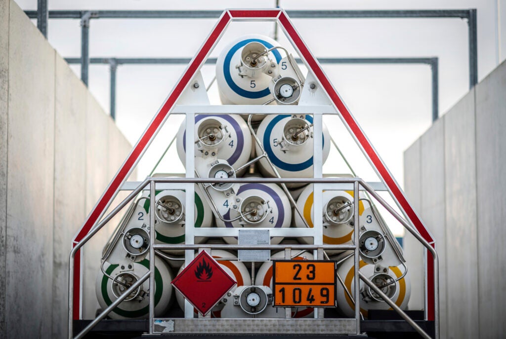A trailer with hydrogen tanks waits at the hydrogen filling station in the Energy Park Mainz in Germany. (Andreas Arnold / picture-alliance / dpa / AP)