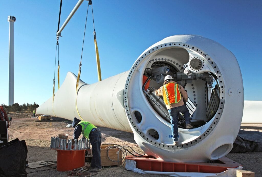 Construcción de turbinas eólicas cerca de Mountainair, Nuevo México.