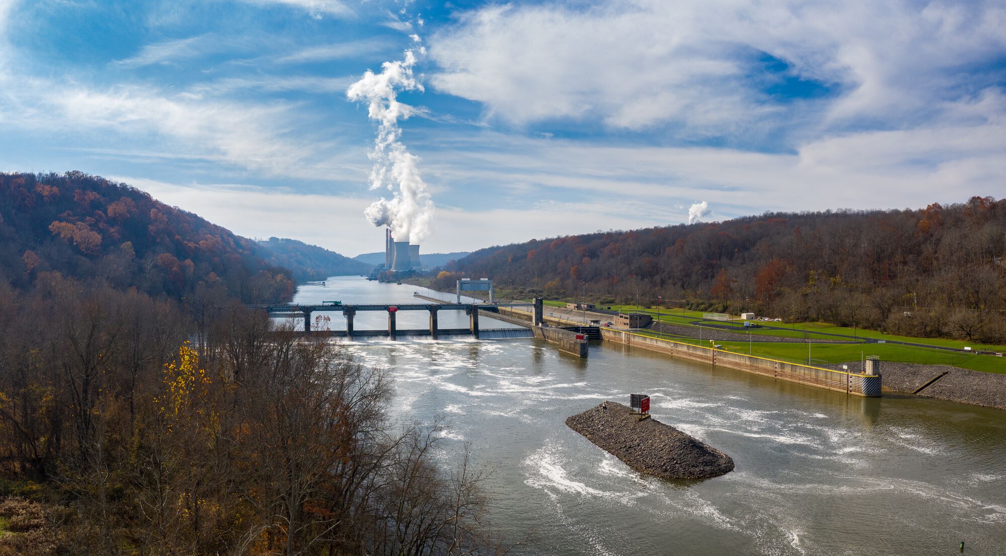 Default_Web_Use-Fort Martin Coal-fired Power Plant Aerial drone view of the Fort Martin coal-fired power station near Morgantown in West Virginia in the late autumn. (Getty Images)