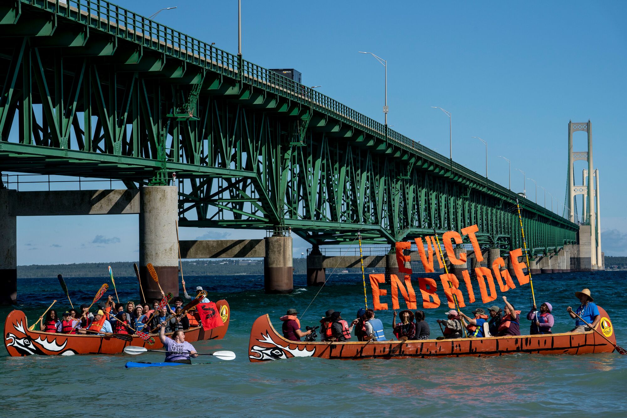 The Pipe Out Paddle Up Flotilla against the Line 5 pipeline in Mackinaw City, Michigan, on September 3, 2022. (Sarah Rice for Earthjustice)