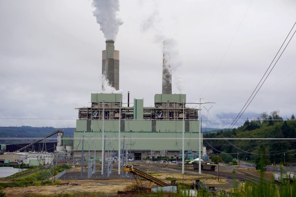 The coal-fired Centralia Power Plant, owned by TransAlta Corporation and located in Washington State, began operating in 1971. The plant’s air emissions harm human health and create haze pollution in what should be our most pristine areas, including Mt. Rainier, Olympic and North Cascades National Parks. (Steven Baltakatei Sandoval / CC BY-SA 4.0)
