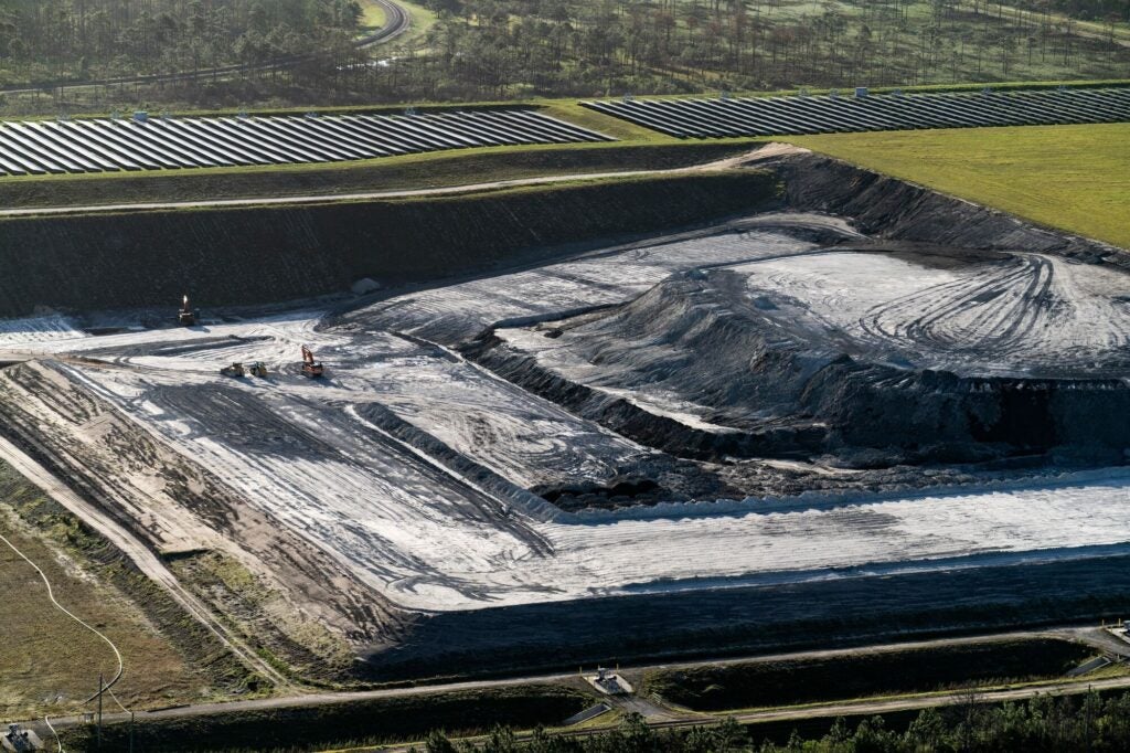 The Stanton Energy Center coal plant and coal ash storage located near Orlando, Florida. (J Henry Fair for Earthjustice, <a href="https://www.jhenryfair.com/" />jhenryfair.com</a>)
