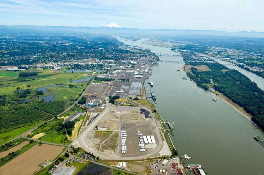 Earthjustice is working to stop Tesoro-Savage, a crude oil shipping terminal proposed for the banks of the Columbia River in Vancouver, Washington.
(Image courtesy of Port of Vancouver USA)