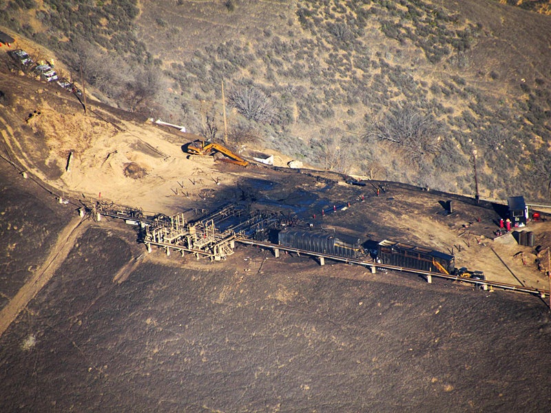 An overhead photo of SoCalGas's leaking Aliso Canyon well pad in 2015, which polluted the Porter Ranch community in Los Angeles County in California's largest climate disaster.
(Earthworks / CC BY 2.0)