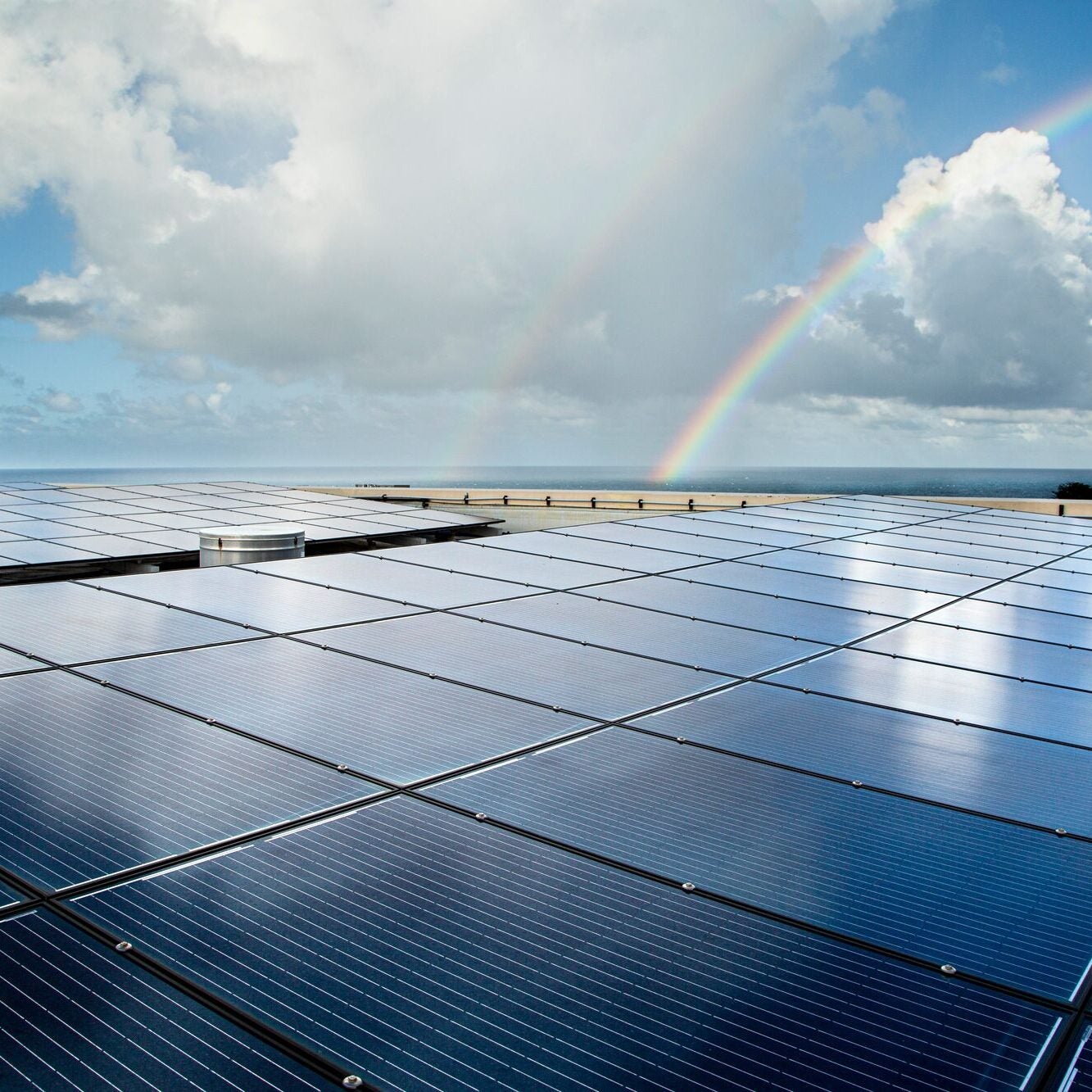 Solar panels at the rooftop of Ballajá Infantry Barracks Building (Cuartel de Infantería de Ballajá) in Old San Juan, San Juan, P.R. (Erika P. Rodriguez for Earthjustice)