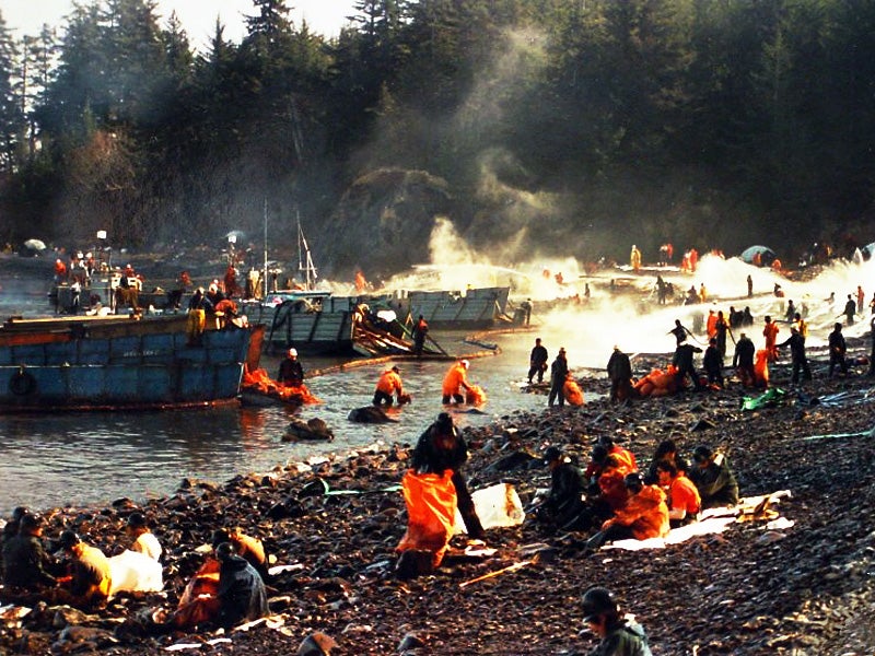 Exxon valdez oil spill cleanup