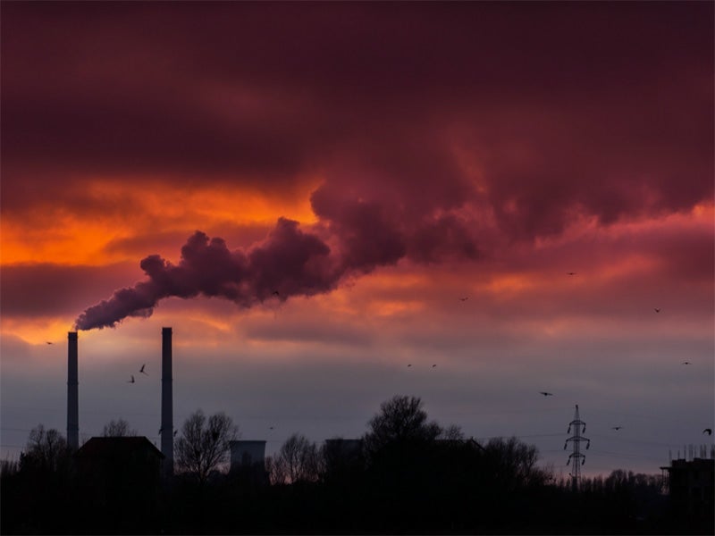 Strong power plant carbon pollution limits are critical for tackling climate change.
(Calin Tatu / Shutterstock)