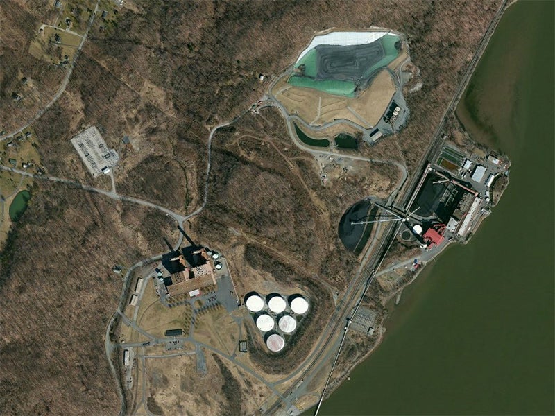 The Danskammer Plant, located along New York's Hudson River, is one of the state’s oldest and dirtiest coal plants.
(Imagery (c) 2014 Google)
