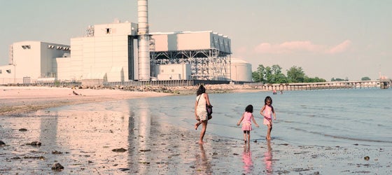 The PSEG coal-fired power plant, next to Bridgeport Harbor, Conn., in 2020. (Allison Minto for Earthjustice)