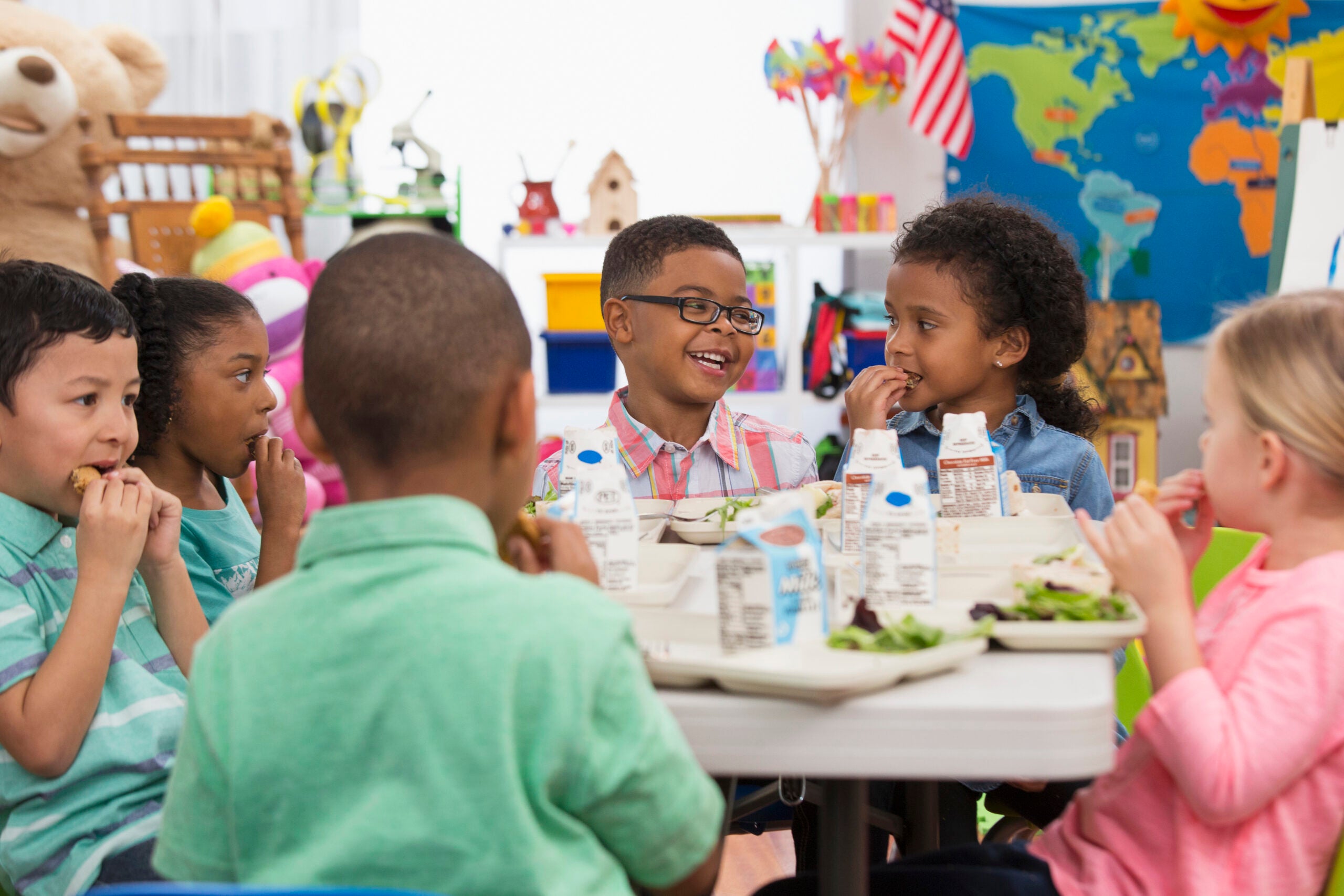 The attempted rollback conflicted both with extensive nutrition science and with the government’s own recommendations for a healthy diet. In 2012, USDA issued strong nutrition standards for school meals that required a gradual decrease in sodium content and an increase in whole grains, protecting children from serious health problems, including heart disease and diabetes.
(Getty Images | Ariel Skelley)
