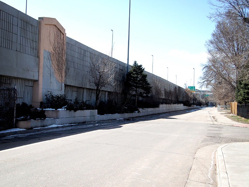 A view of the wall of I-70, from the Globeville neighborhood.
(NegesoMuso / CC BY-NC 2.0)