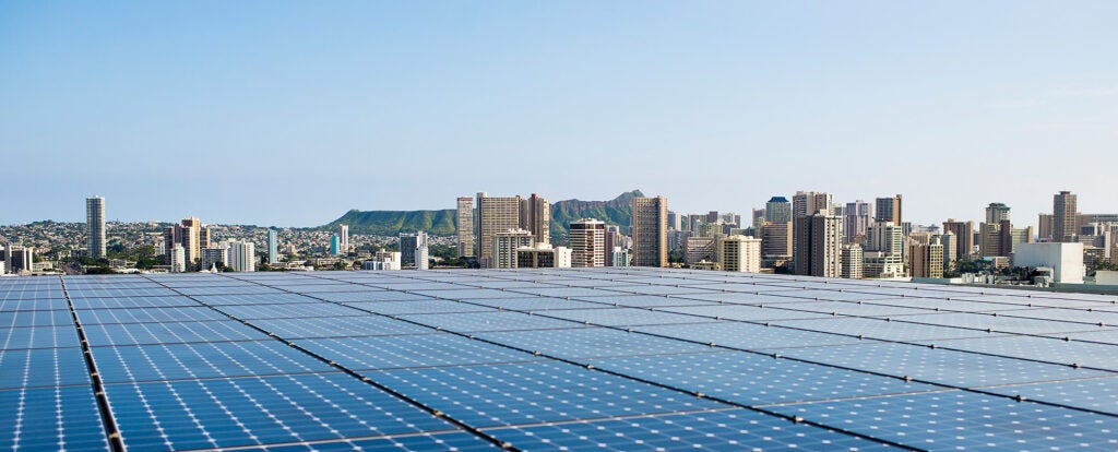 Solar panels on the roof of the parking garage at Kapiolani Medical Center in O‘ahu, Hawai‘i.
(Matt Mallams for Earthjustice)