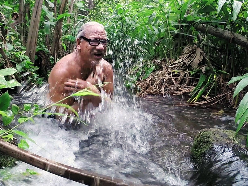 Local citizens jumped into the Wailuku River (`Īao Stream) to celebrate the return of stream flows.
(Photo Courtesy of OHA)