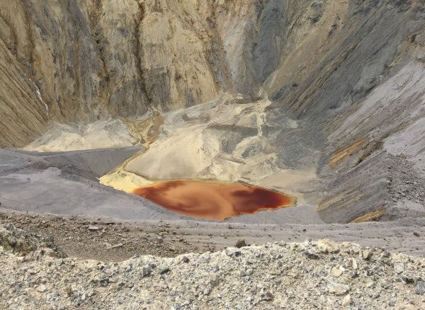 Este Superfund en Nuevo México filtra ácido del drenaje de una mina al agua subterránea. Estamos demandando a la EPA para que responsabilice a la minera de no limpiar su contaminación tóxica