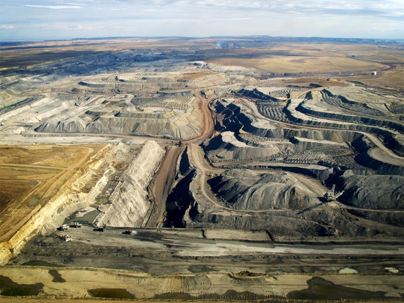 Coal mines in the Powder River Basin. More than 80% of the federal coal applied for under paused leases is in the Powder River Basin of Wyoming and Montana.
(WildEarth Guardians / CC BY-NC-ND 2.0)
