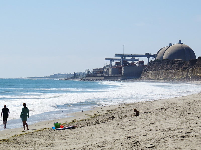 The San Onofre Nuclear Generating Station. When SONGS retired, SDG&E was directed to solicit proposals that would enable clean energy providers to compete with power plant developers to replace the lost energy. However, SDG&E ignored bids for thousands of megawatts from clean energy companies.
(Photo courtesy of Luke Jones)