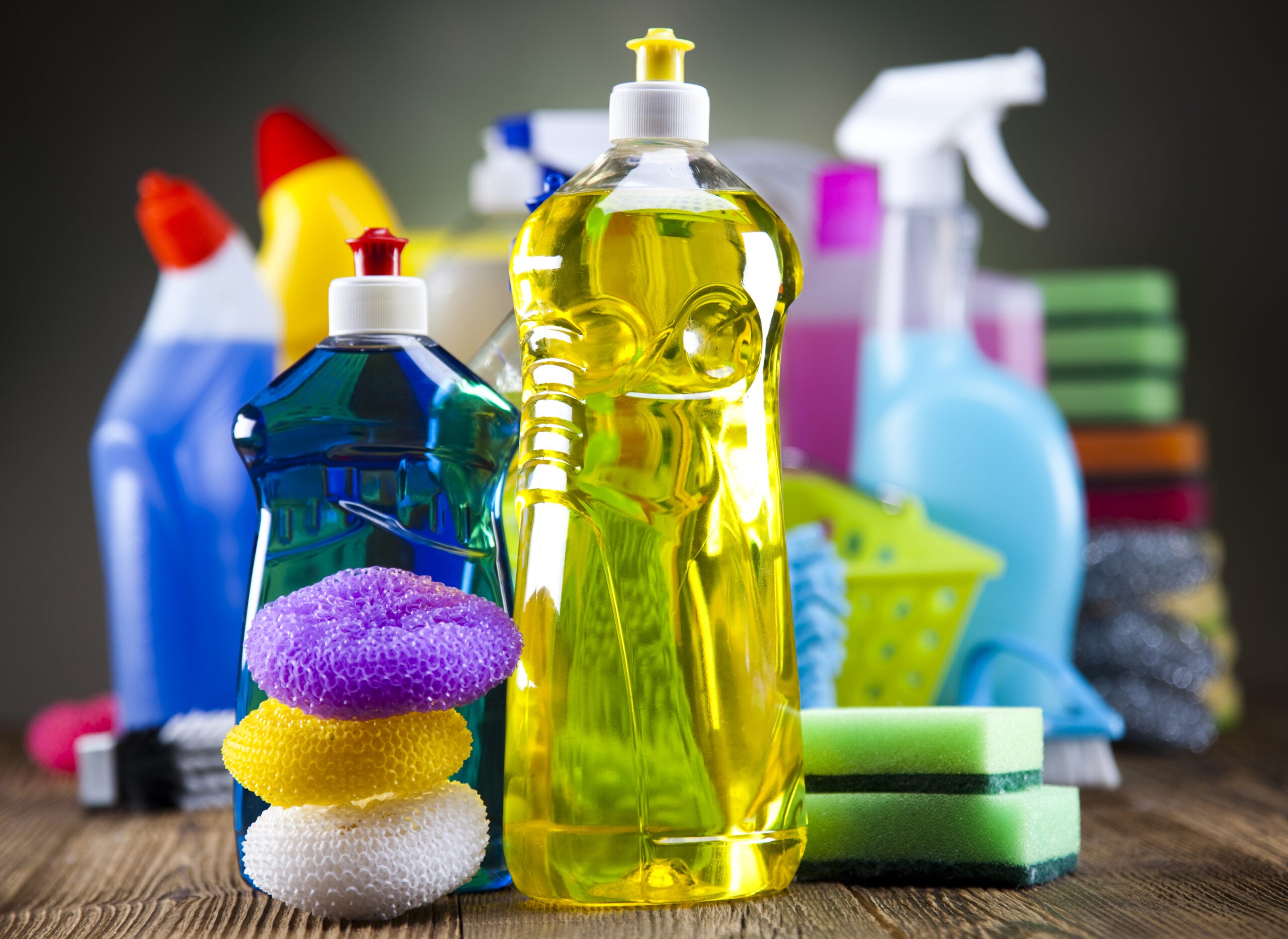 A toxic chemical called galaxolide that’s commonly included in household cleaning products has been found to accumulate in our bodies and ecosystems.
(Sebastian Duda/Shutterstock)
