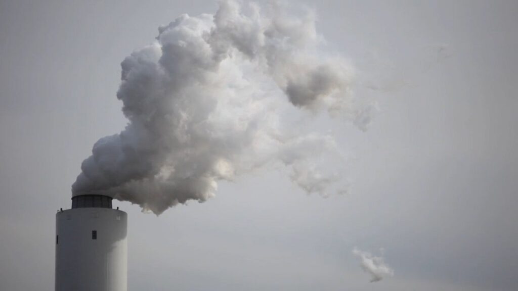 Air pollution billows out from a coal-fired power plant's smokestacks.