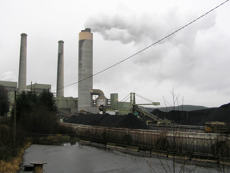 The TransAlta coal plant in Centralia, WA, is the largest source of mercury and global warming pollutants in the state.
(Earthjustice Photo)